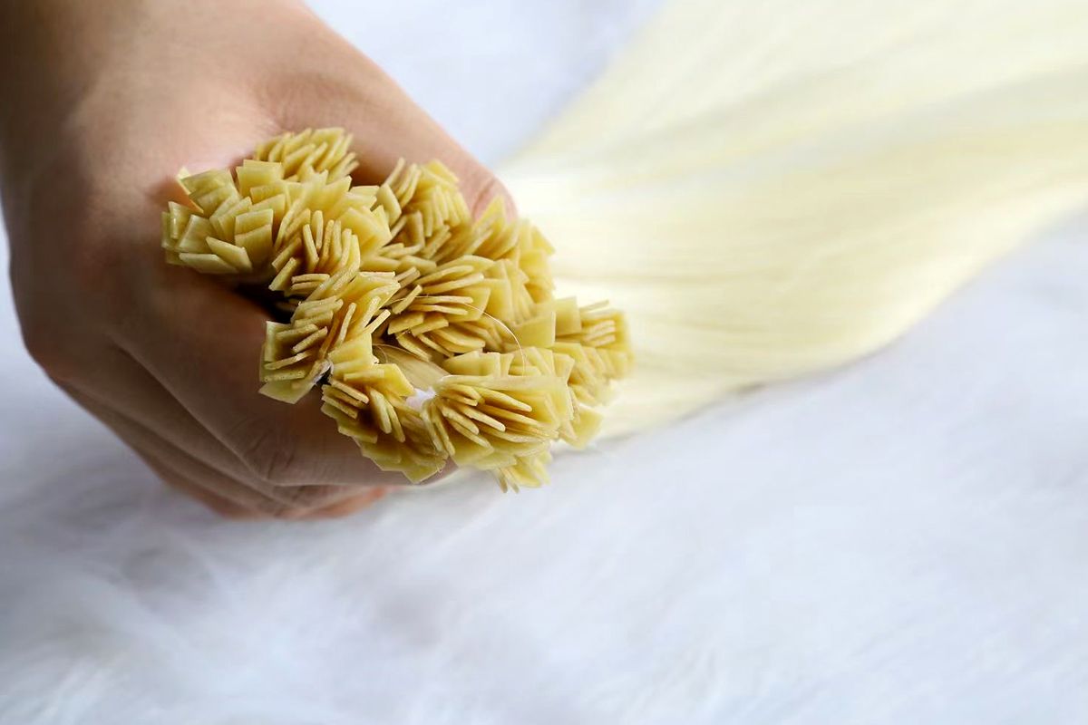 Flat-Tip Hair Extensions in Blonde Shades